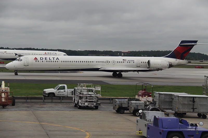 McDonnell Douglas MD-90