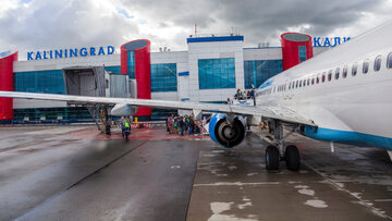 Samolot na lotnisku Chrabrowo w Królewcu, zdjęcie ilustracyjne