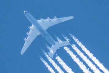 Samolot na wysokości przelotowej, zdj. ilustracyjne