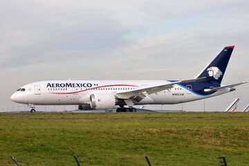 Samolot należący do linii Aeromexico, zdjęcie ilustracyjne