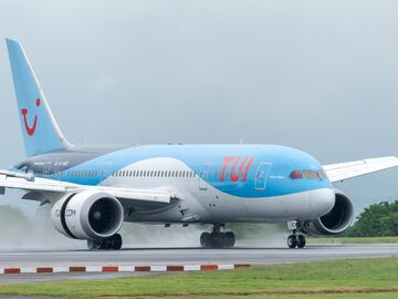 Samolot TUI na lotnisku/zdjęcie poglądowe