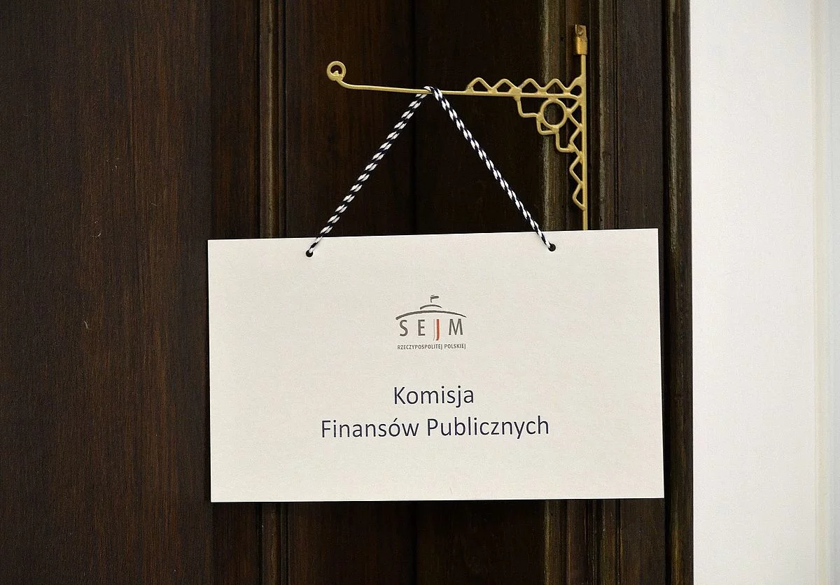 Informacja o trwającym posiedzeniu Komisji Finansów Publicznych