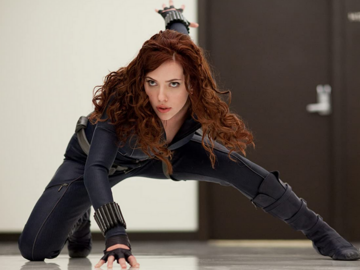 Scarlett Johansson jako Natasha Romanow (Czarna Wdowa) w filmie „Iron Man 2”