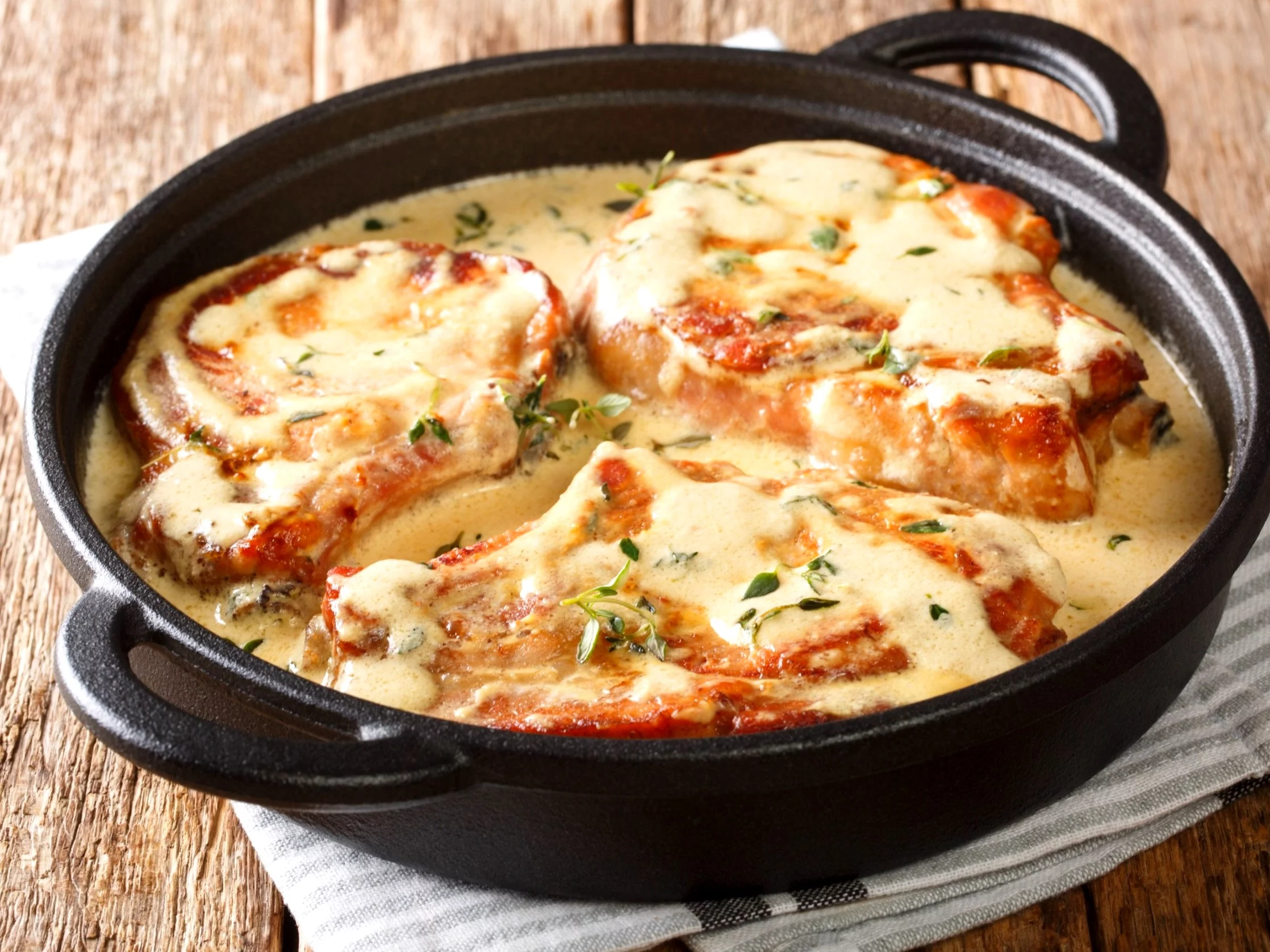 Schabowe pod kremową kołderką