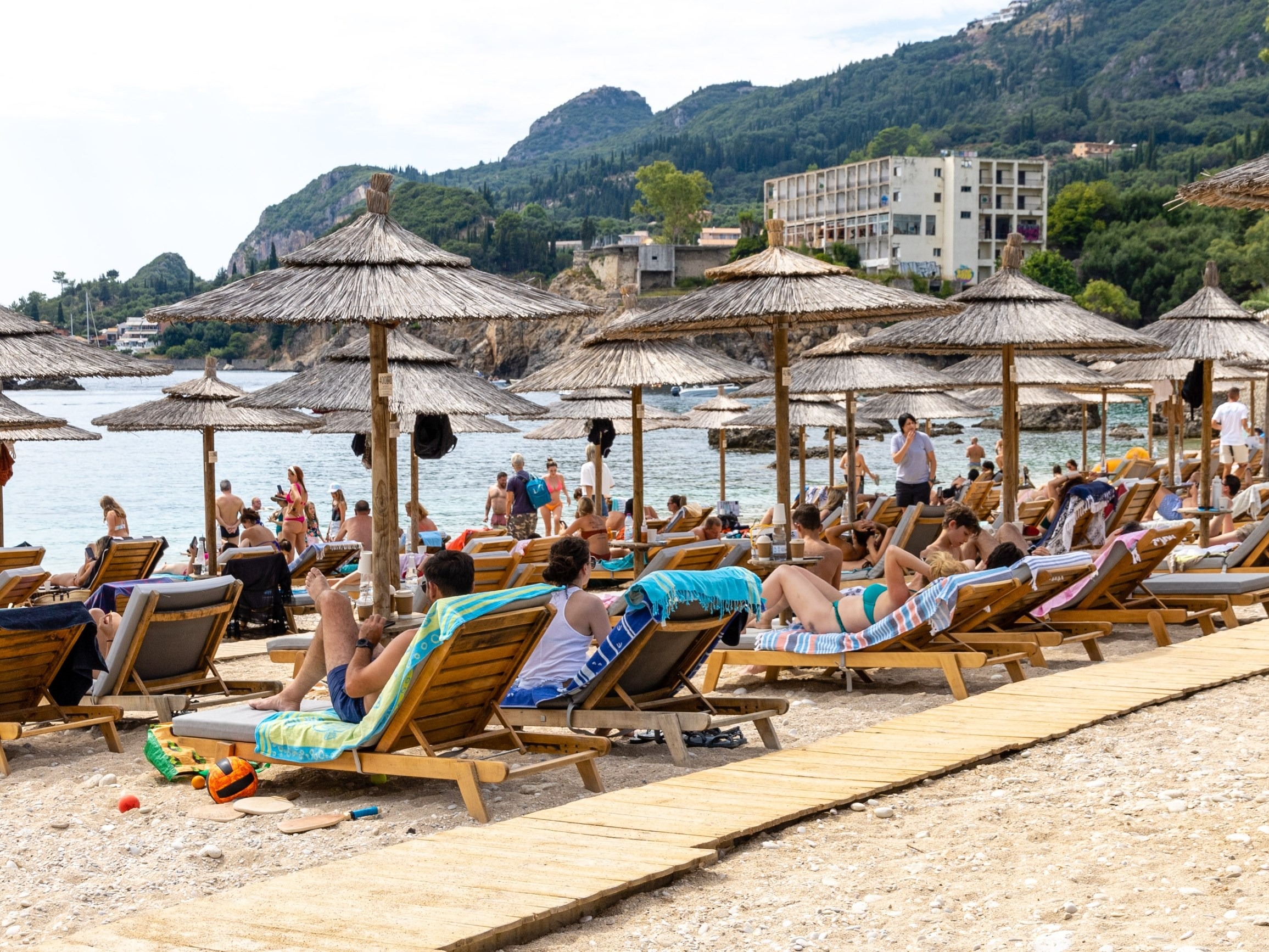 Setki tysięcy rosyjskich turystów w UE , ale jeden dyrygent powstrzymany. „Schizofrenia Europy”