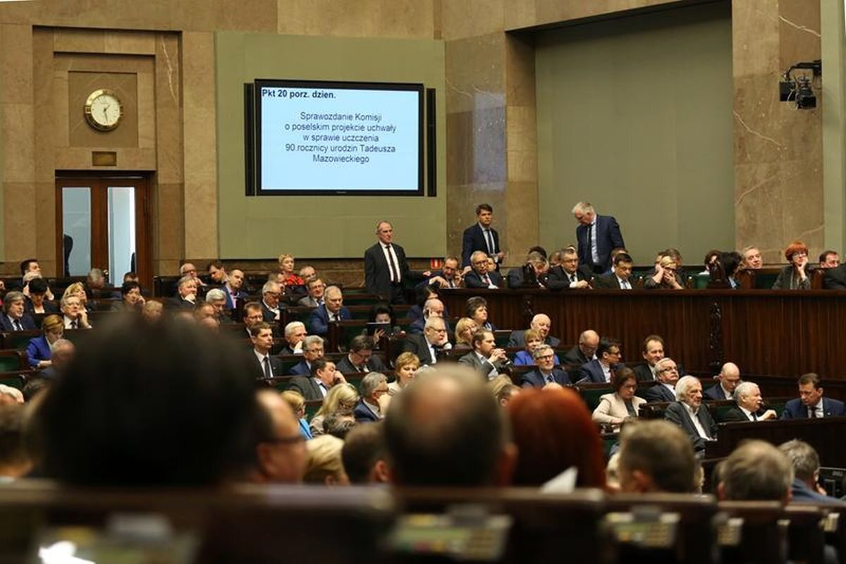 Sejm uczcił 90. rocznicę urodzin pierwszego niekomunistycznego premiera Polski Tadeusza Mazowieckiego