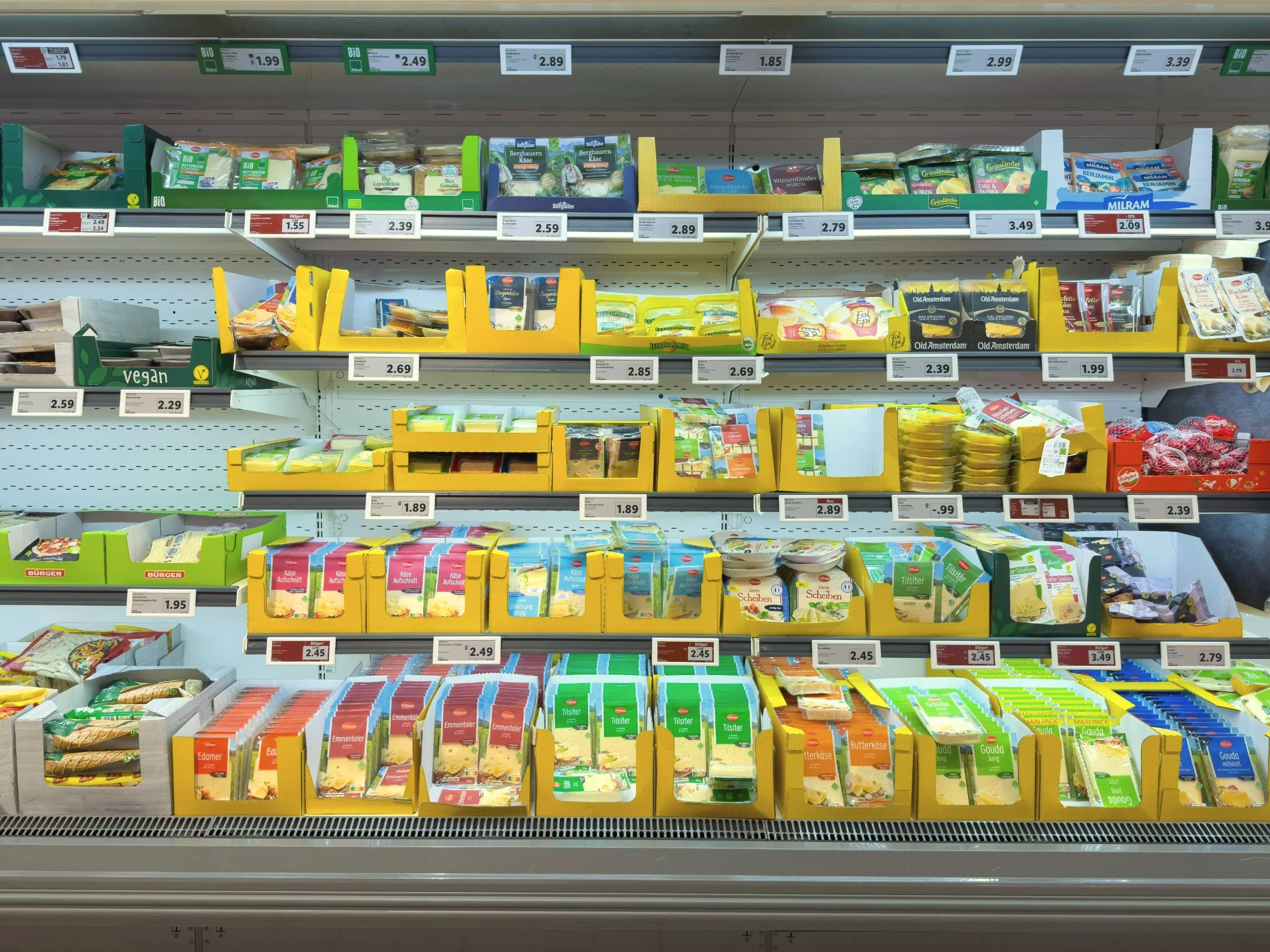 Groźna bakteria w serze tartym. Sprawdź opakowanie, zanim dodasz go do jedzenia