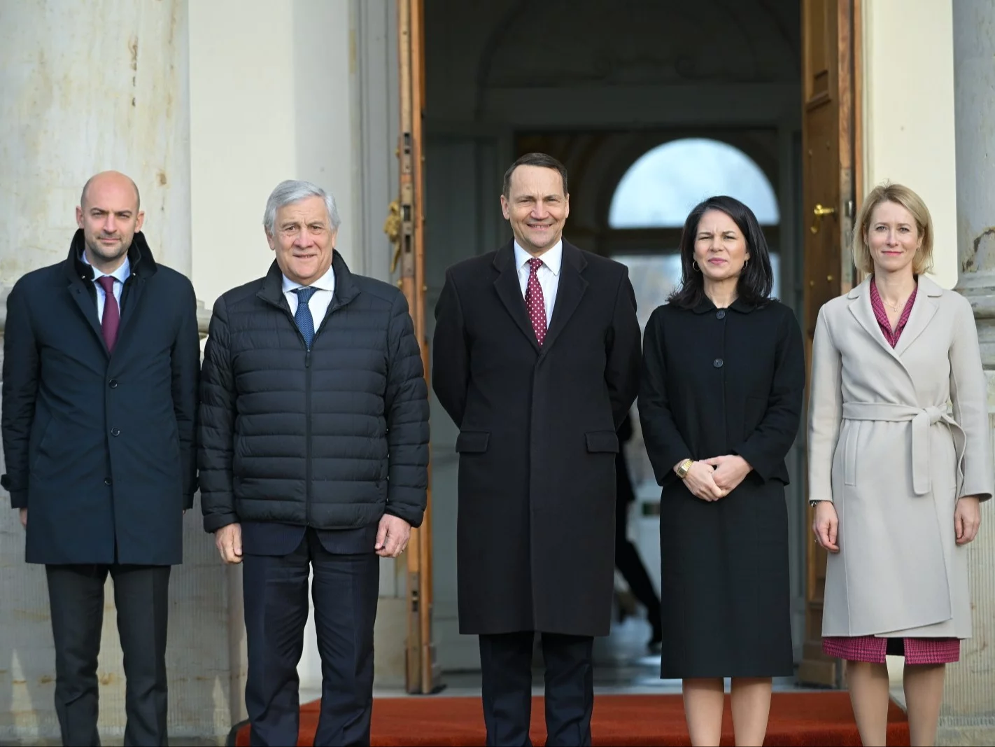 Radosław Sikorski w otoczeniu europejskich ministrów