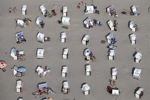 (fot. PAP/EPA/CHRISTIAN CHARISIUS)