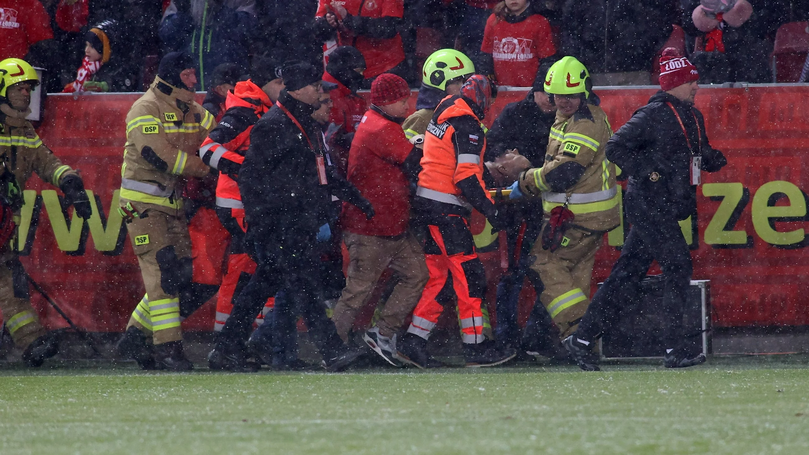 Akcja ratunkowa podczas meczu Widzewa z Radomiakiem