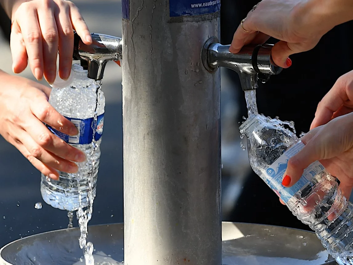 Skażona woda na Mazowszu. W szkołach odwołano lekcje