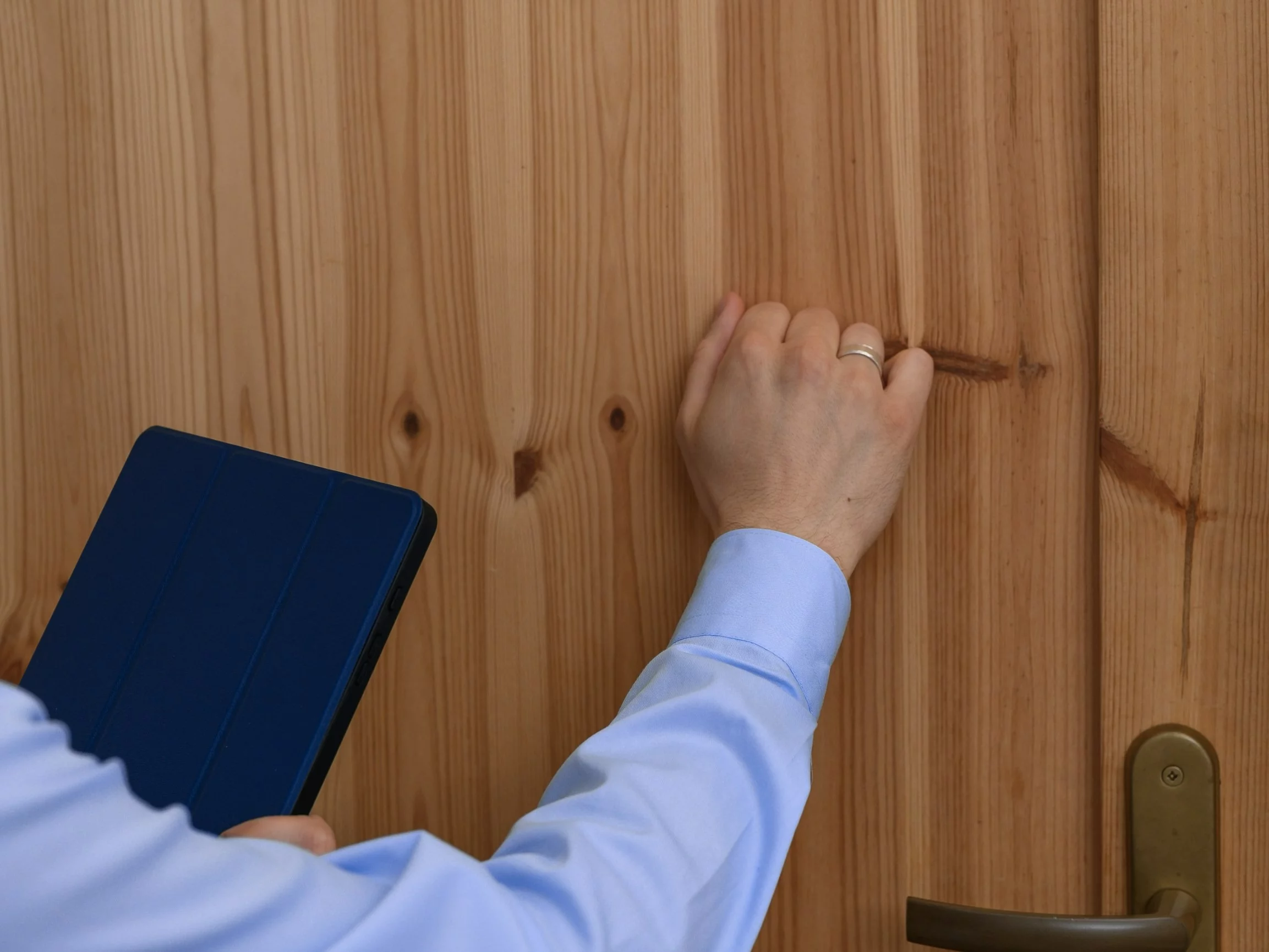 Urzędy odpowiadają na krytykę. „Są takimi samymi pracownikami"