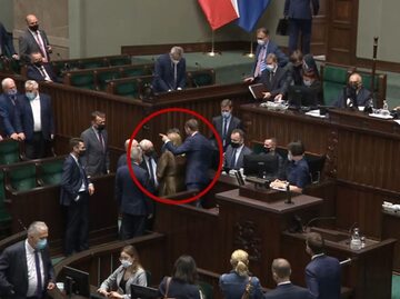 Sławomir Nitras i Jarosław Kaczyński w Sejmie