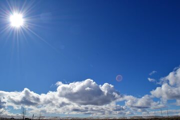 Słońce, chmury, zdjęcie ilustracyjne