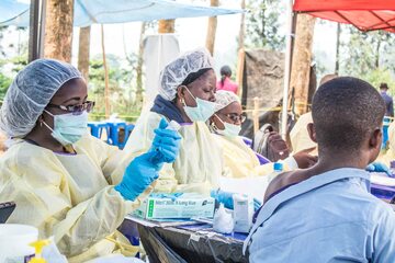 Służby medyczne w trakcie epidemii eboli (zdj. ilustracyjne)