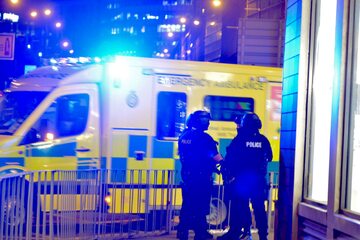 Służby w miejscu ataku w Manchesterze