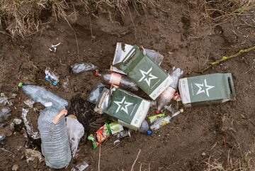 Śmieci pozostawione przez rosyjskich żołnierzy