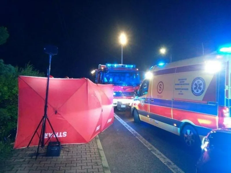 Wypadek pod Kielcami – nie żyje trzech przechodniów