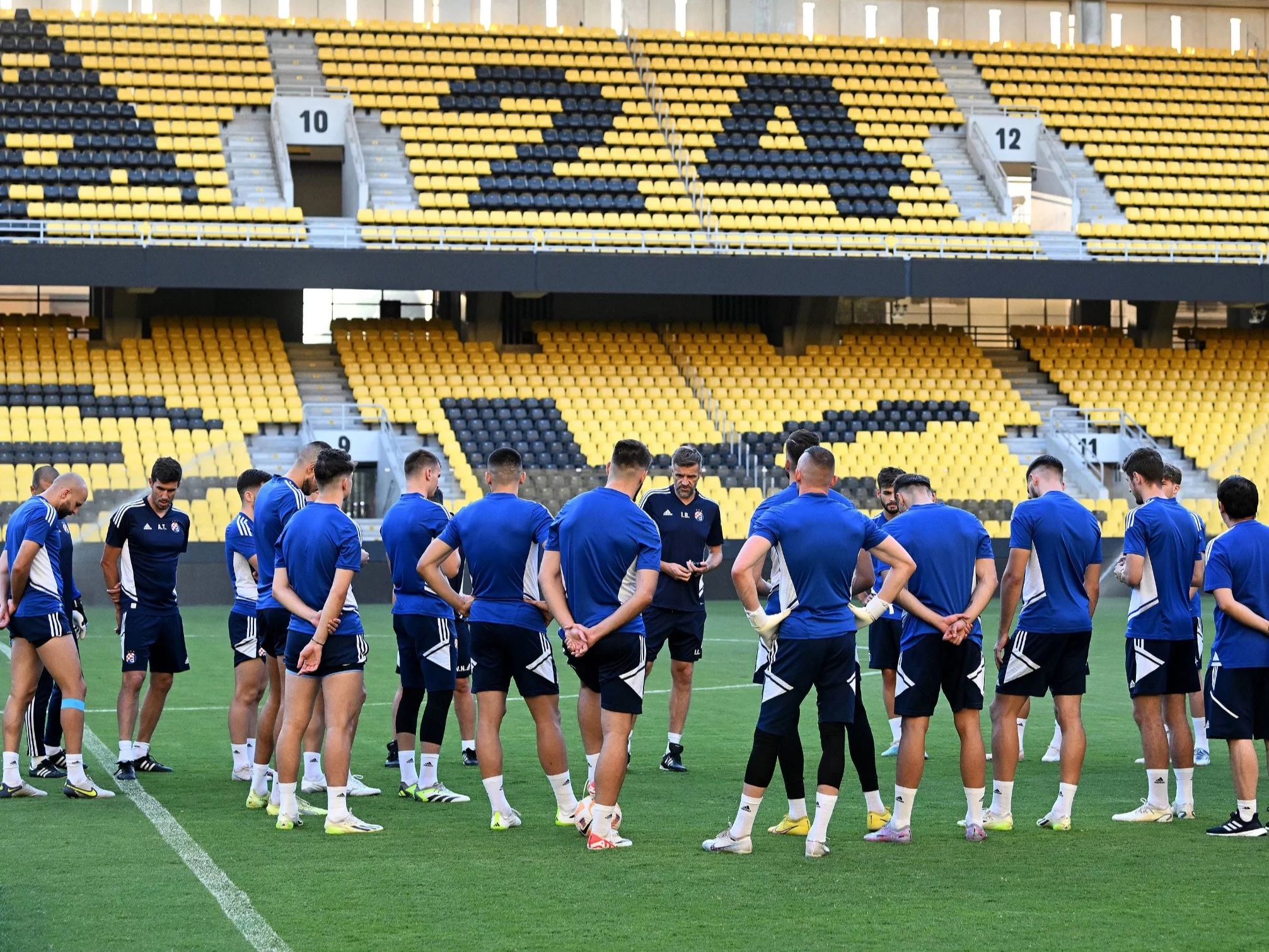 Dinamo Zagrzeb na stadionie AEK Ateny