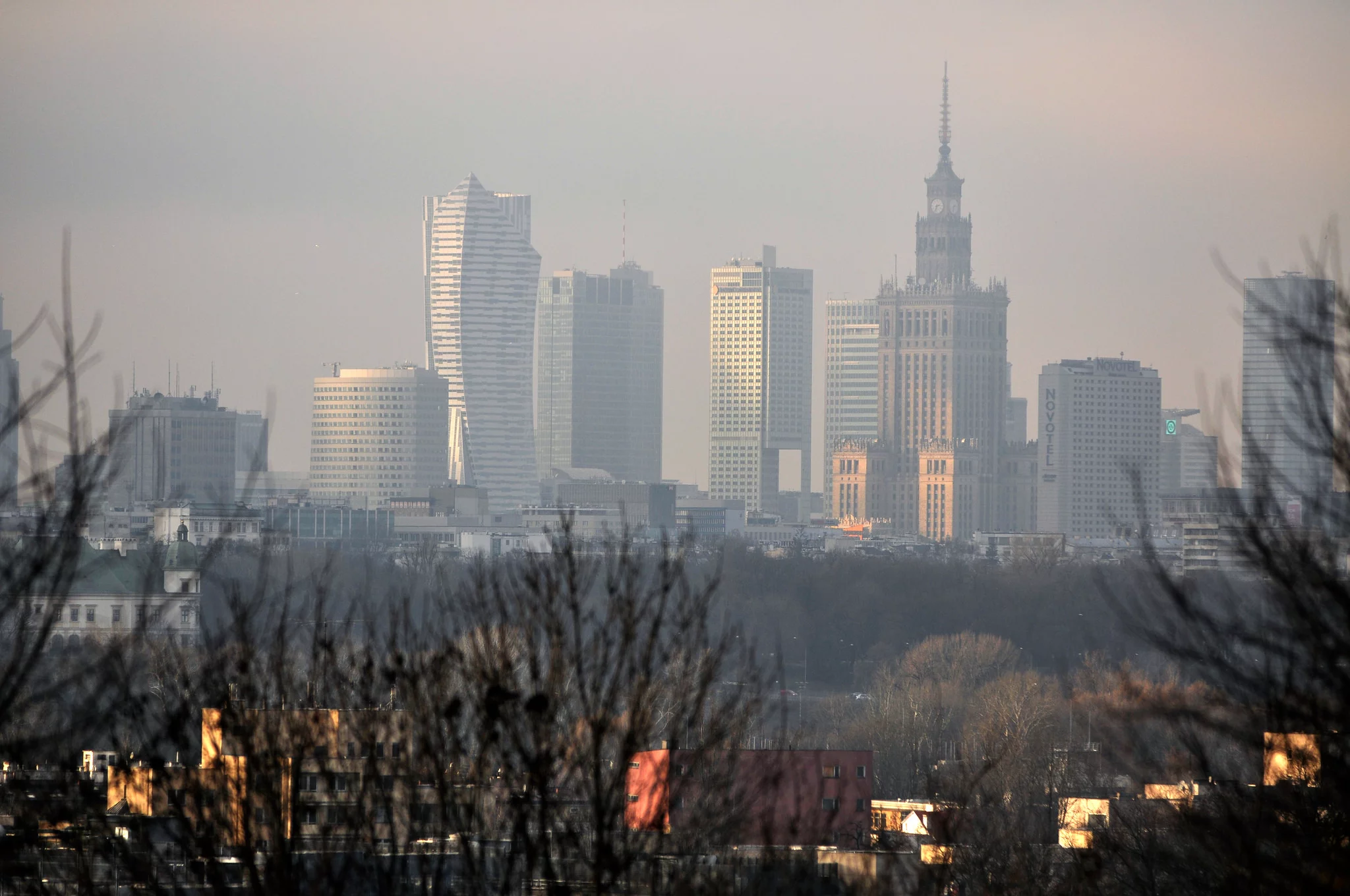 Warszawa spowita smogiem