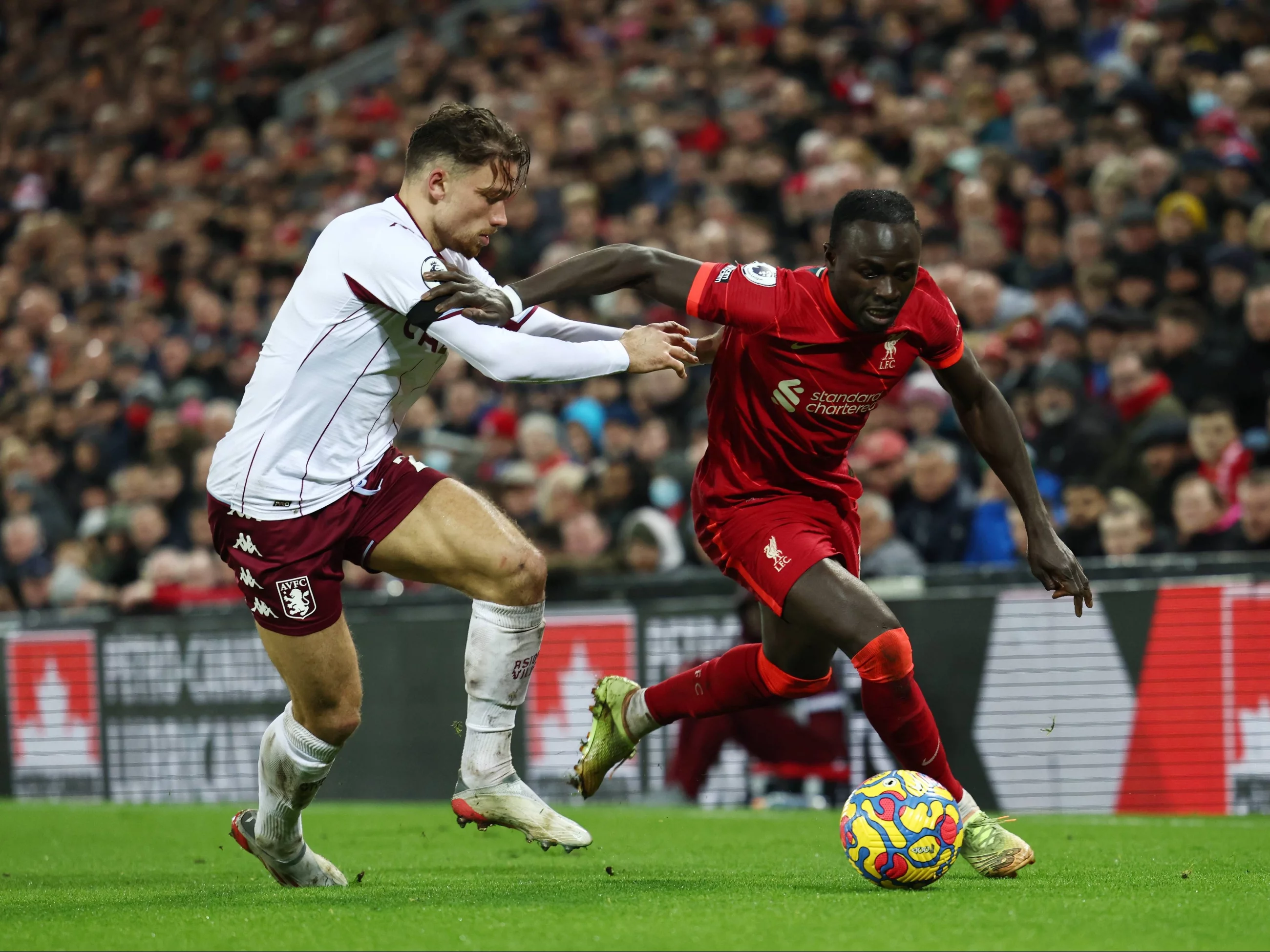 Matty Cash i Sadio Mane