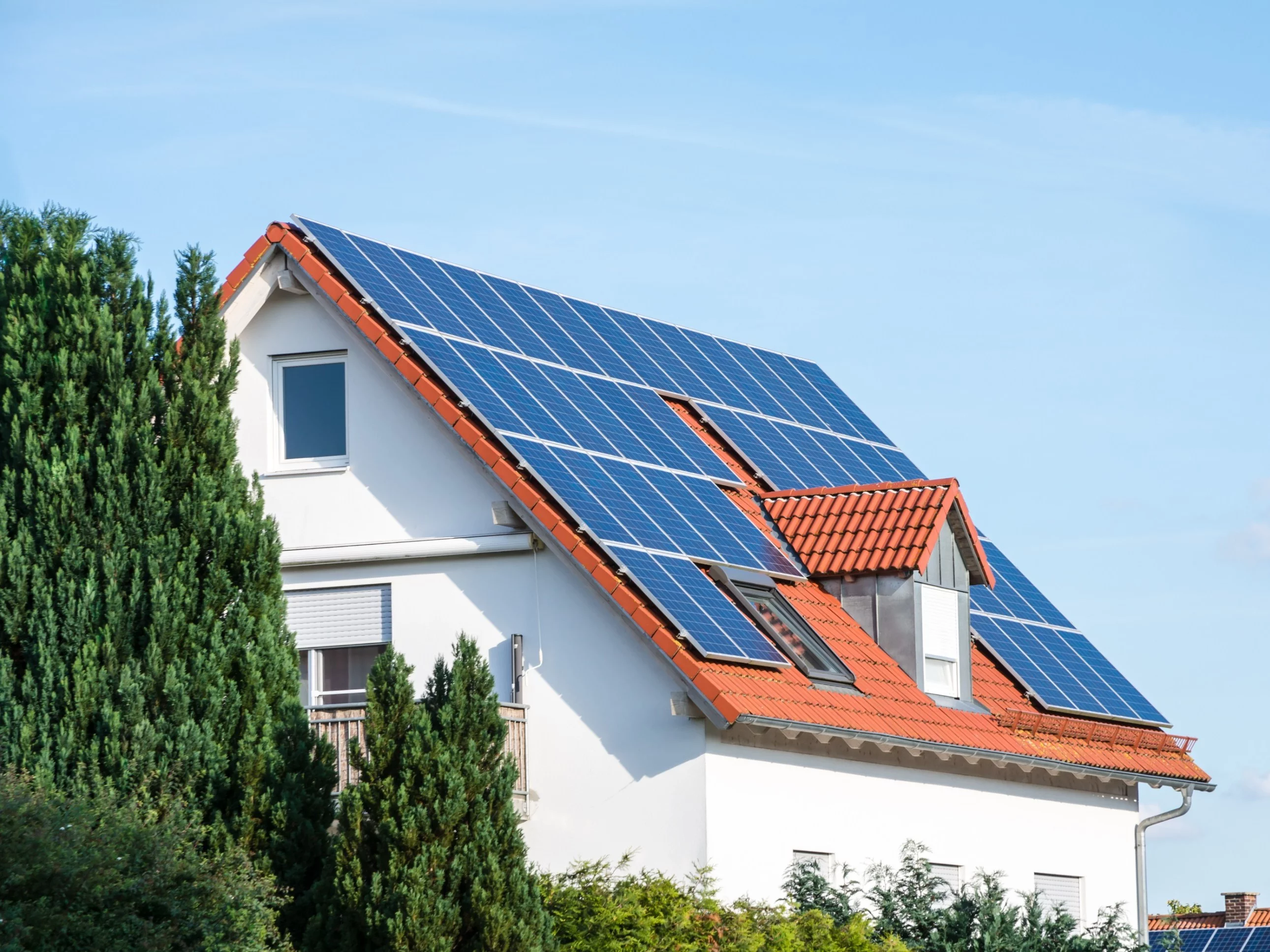 Fotowoltaika stała się w Polsce symbolem domowej transformacji energetycznej