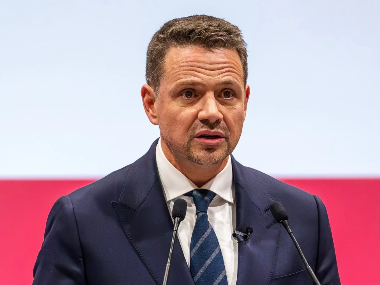 Co Polacy sądzą o nocnej prohibicji? Sondaż pokazał to jasno