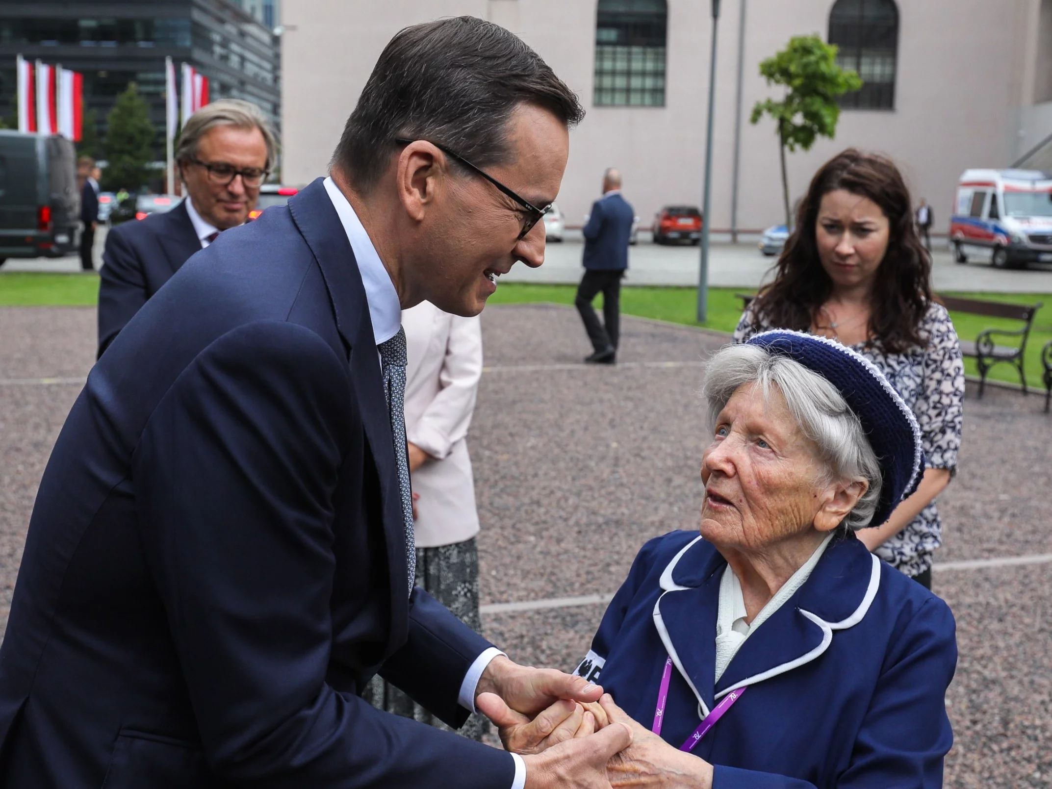 Premier Mateusz Morawiecki i Zosia Czekalska ps. „Sosenka” podczas obchodów 79. rocznicy wybuchu Powstania Warszawskiego