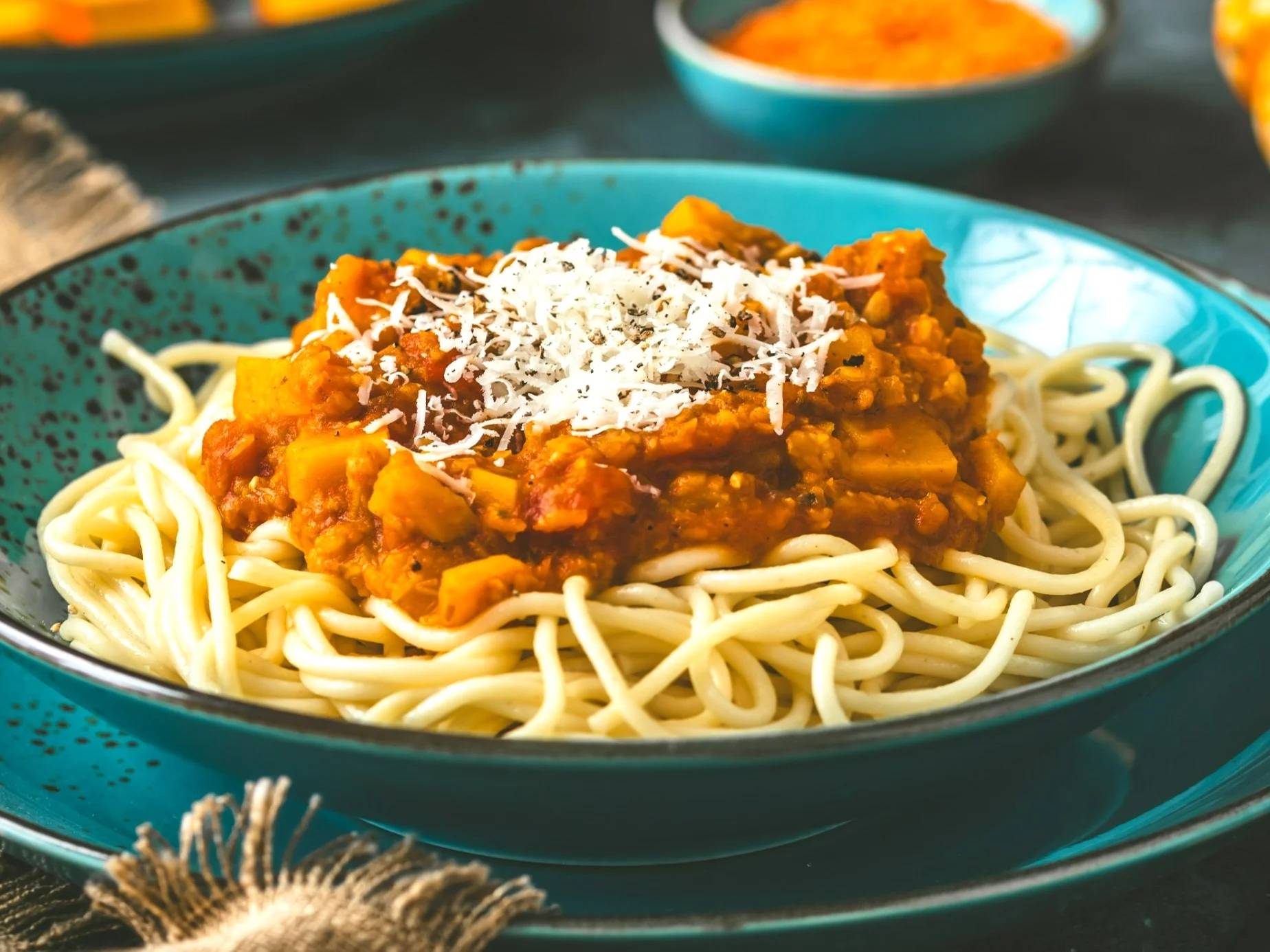 Spaghetti bolognese z dynią i czerwoną soczewicą