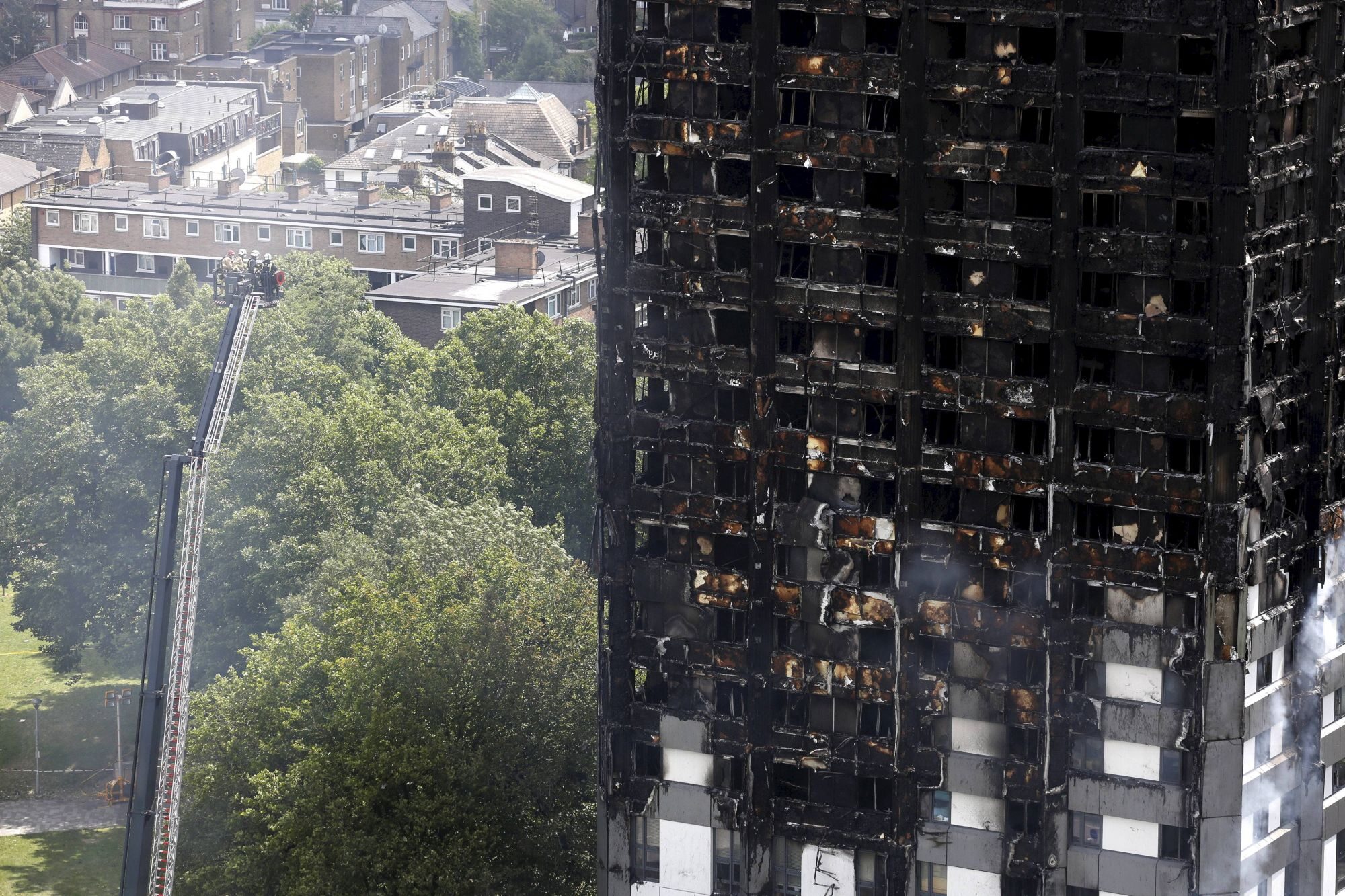 Spalony wieżowiec Grenfell Tower