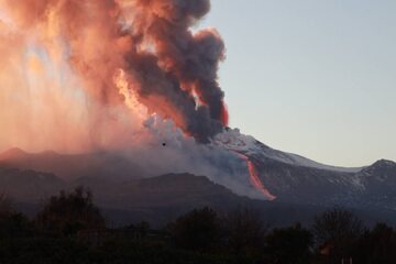Spektakularna erupcja Etny