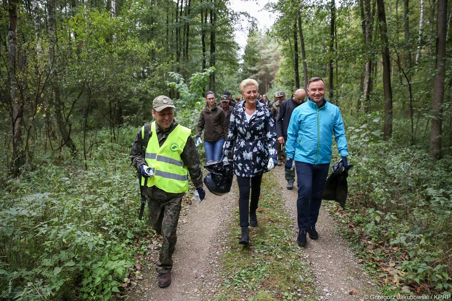 Akcja #sprzątaMY las z udziałem pary prezydenckiej