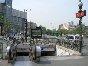 Stacja metra Place d'Italie w Paryżu
