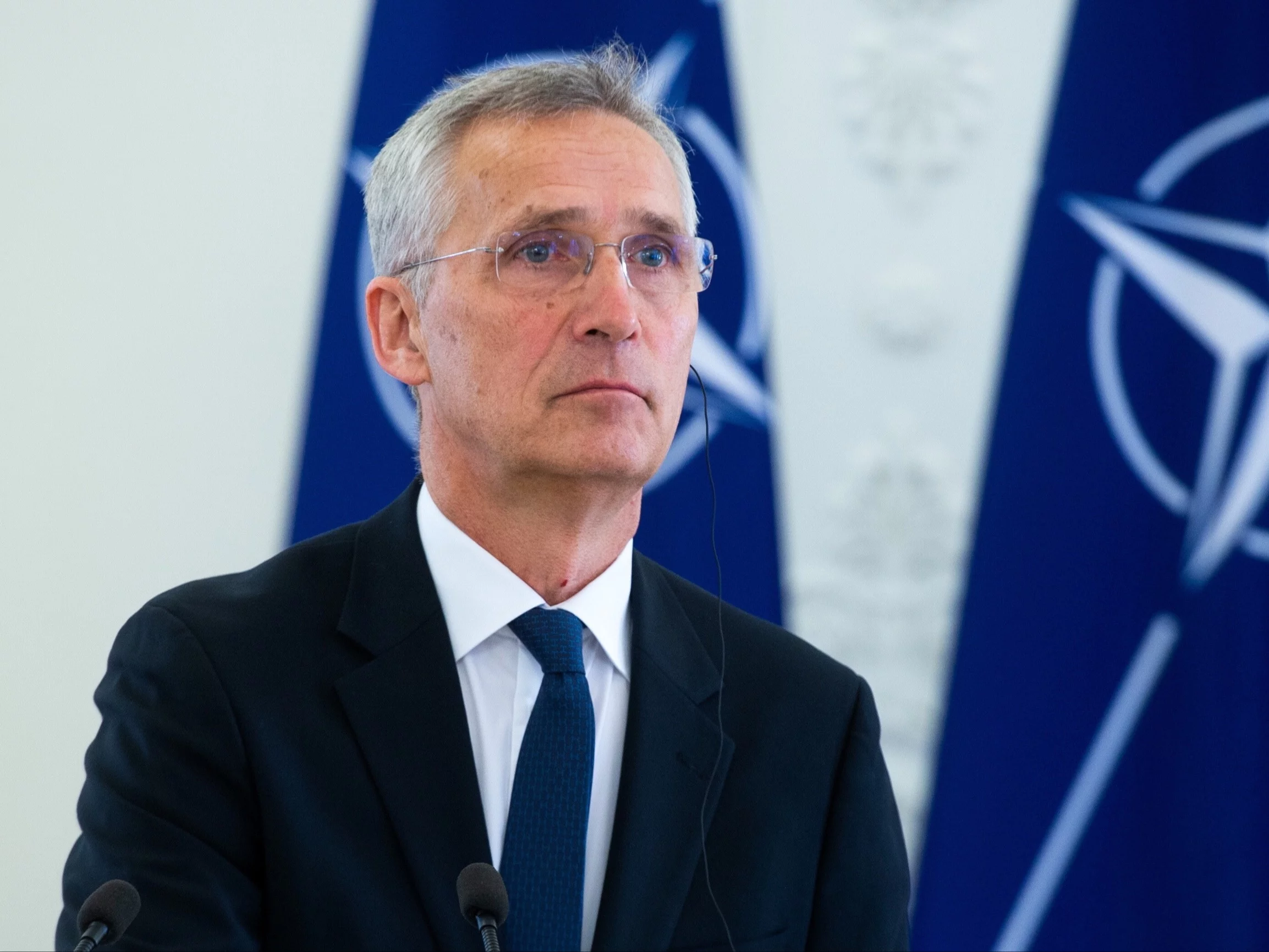 Sekretarz generalny NATO Jens Stoltenberg podczas wspólnej konferencji prasowej z prezydentem Litwy Gitanasem Nausedą po spotkaniu w Wilnie