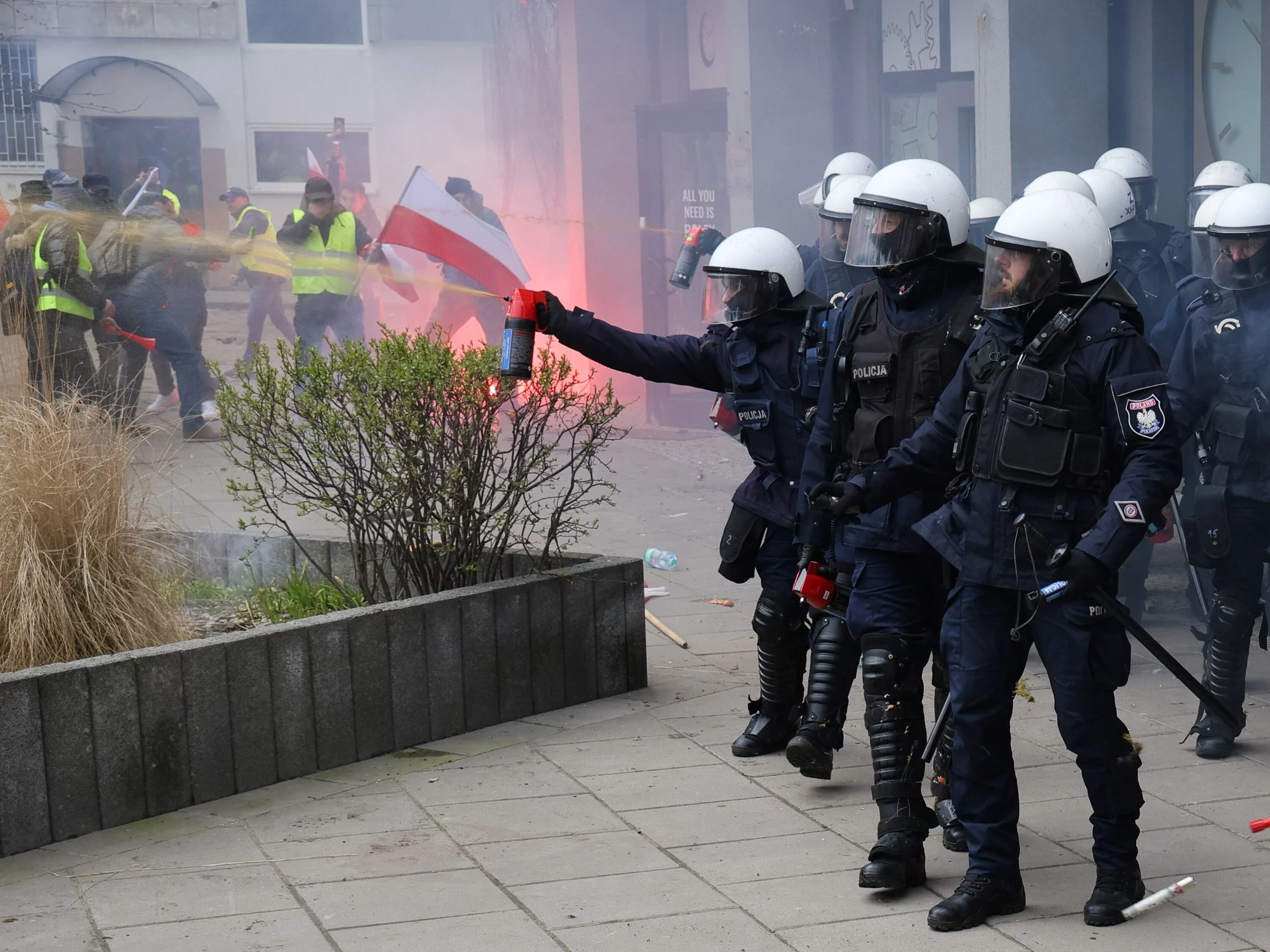 Policja podczas protestu rolników w Warszawie