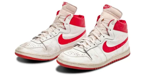 Nike Air Ships z pierwszego sezonu Michaela Jordana w Chicago Bulls