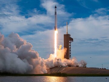 Start rakiety SpaceX Falcon 9