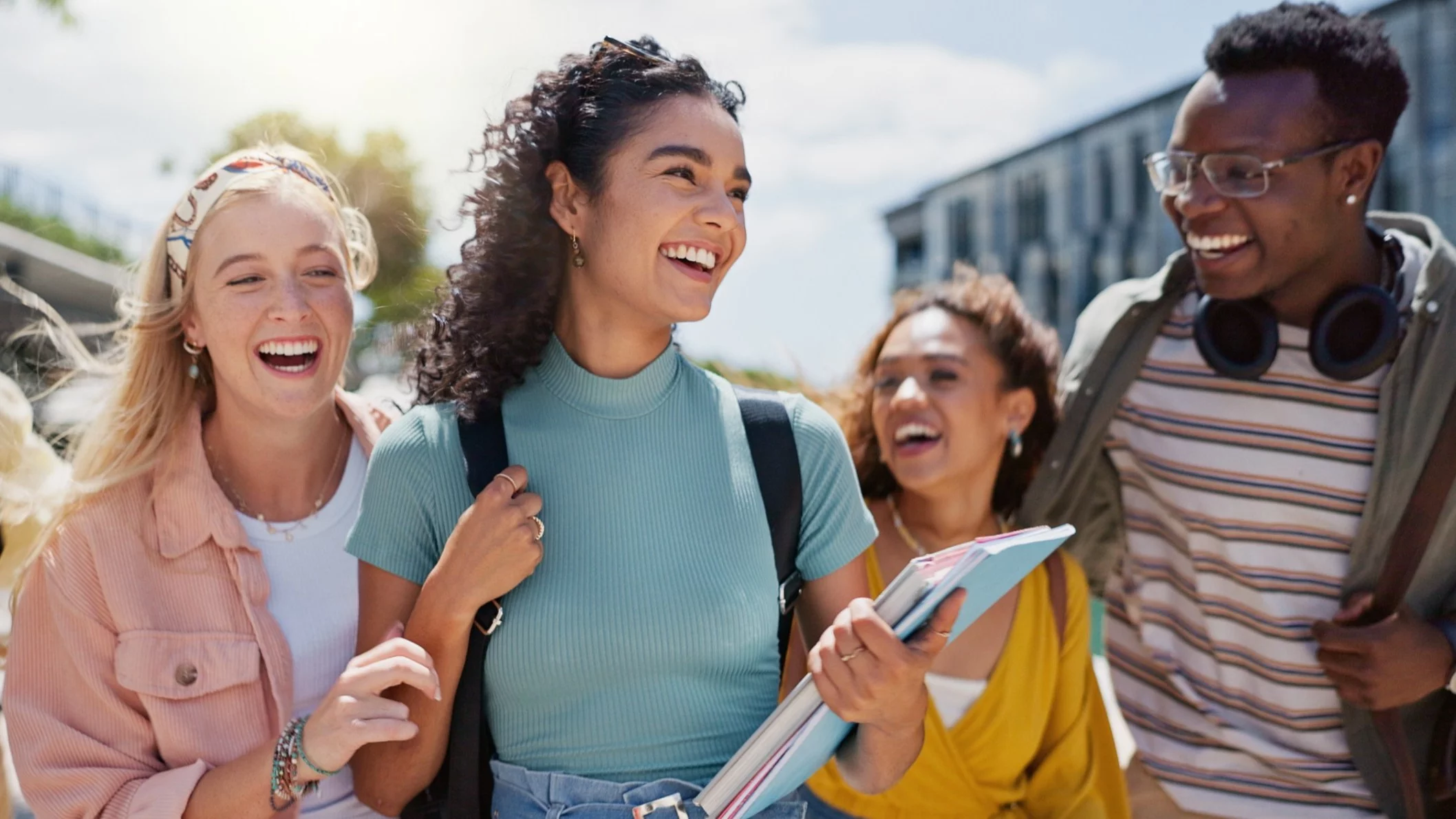 Studenci wracają na uczelnie – czekają nowe limity, stypendia i mLegitymacje