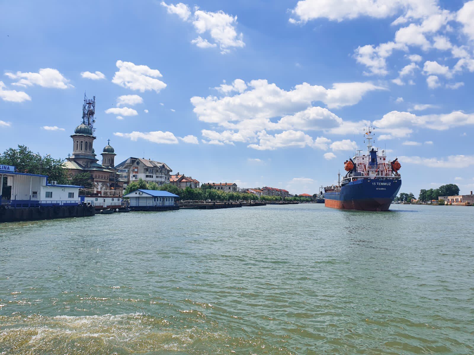 Navele de cereale ucrainene stau la coadă.  Asteapta intrarea in Dunare – Biznes Wprost