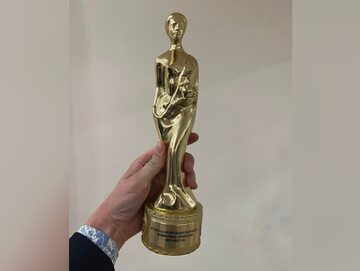 Statuetka dla Najlepszego reżysera w Międzynarodowym konkursie 59. Festiwalu Filmowego „Złota Pomarańcza”