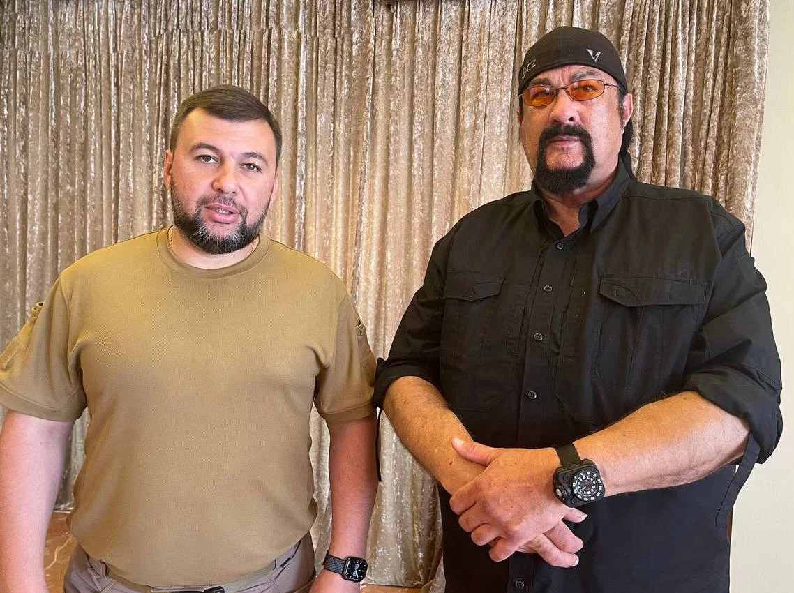 Steven Seagal i lider samozwańczej Donieckiej Republiki Ludowej Denis Puszylin