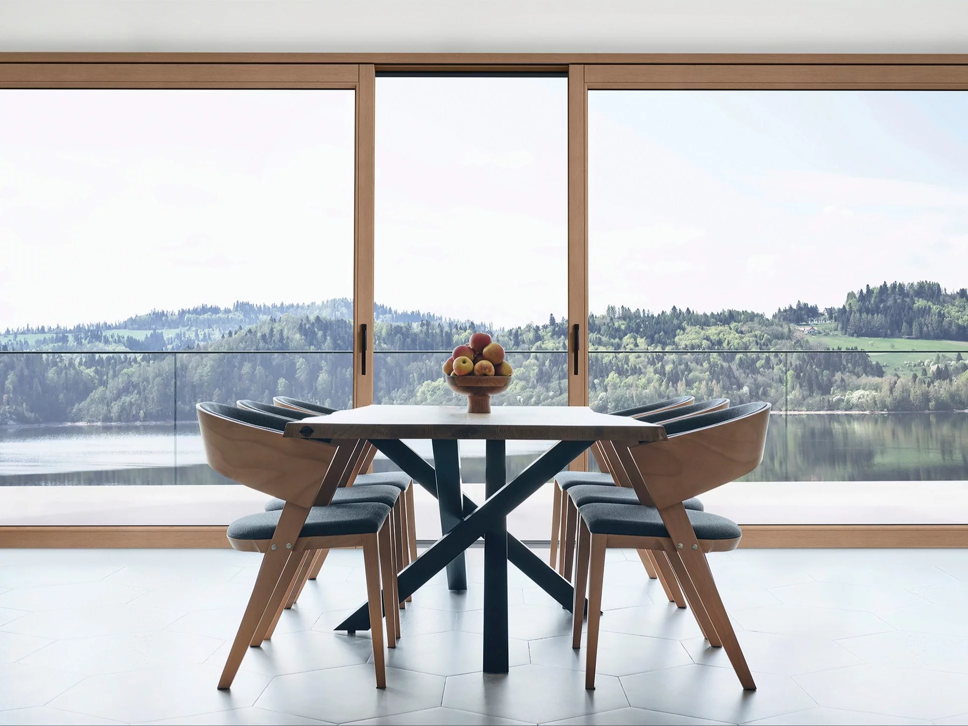 Wykorzystanie drewna w produkcji okien Innoview