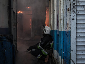 Strażak w Charkowie, zdjęcie ilustracyjne