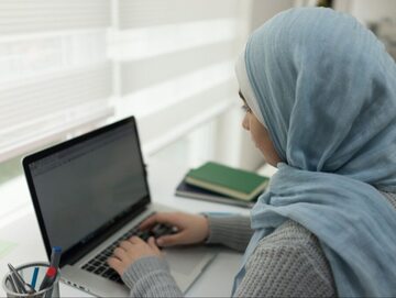 Studentka w hidżabie, zdjęcie ilustracyjne