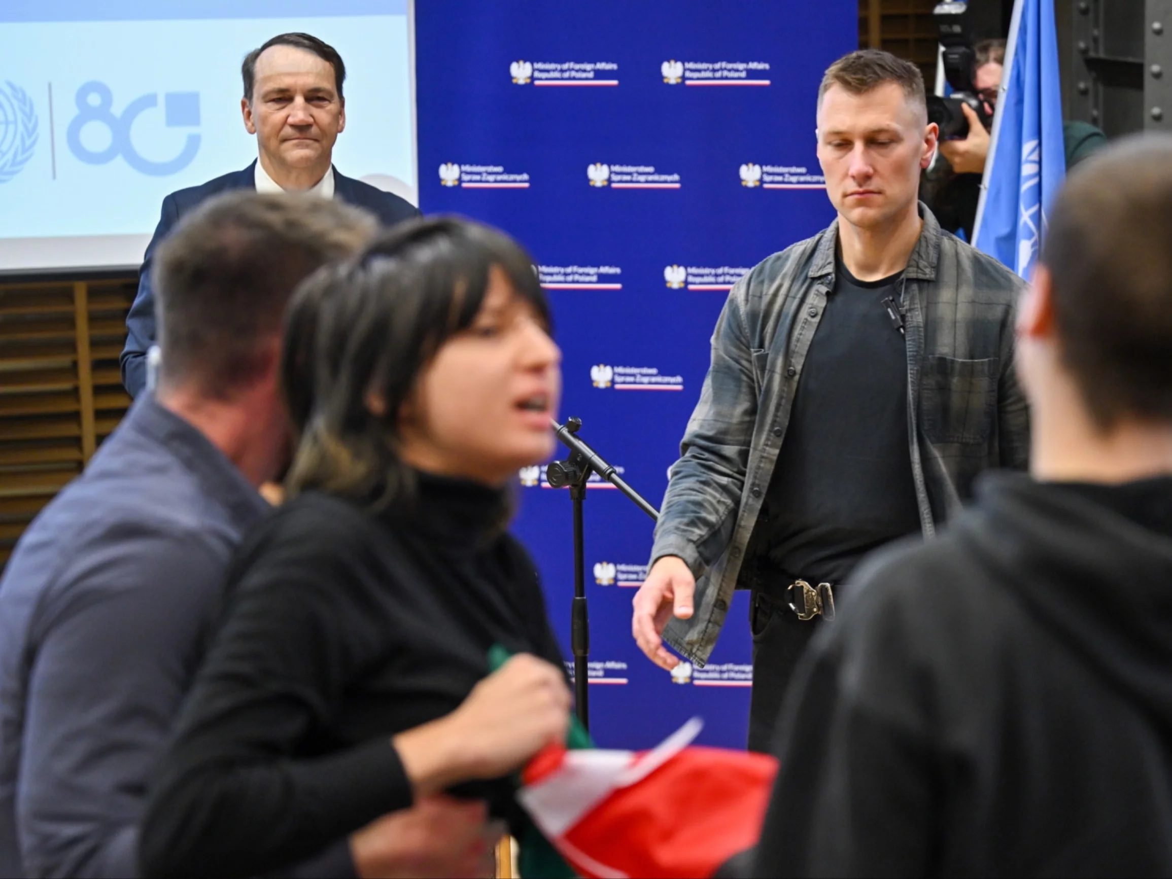 Protest propalestyński podczas wystąpienia wicepremiera, ministra spraw zagranicznych RP Radosława Sikorskiego