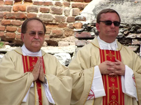 Po lewej ojciec Tadeusz Rydzyk