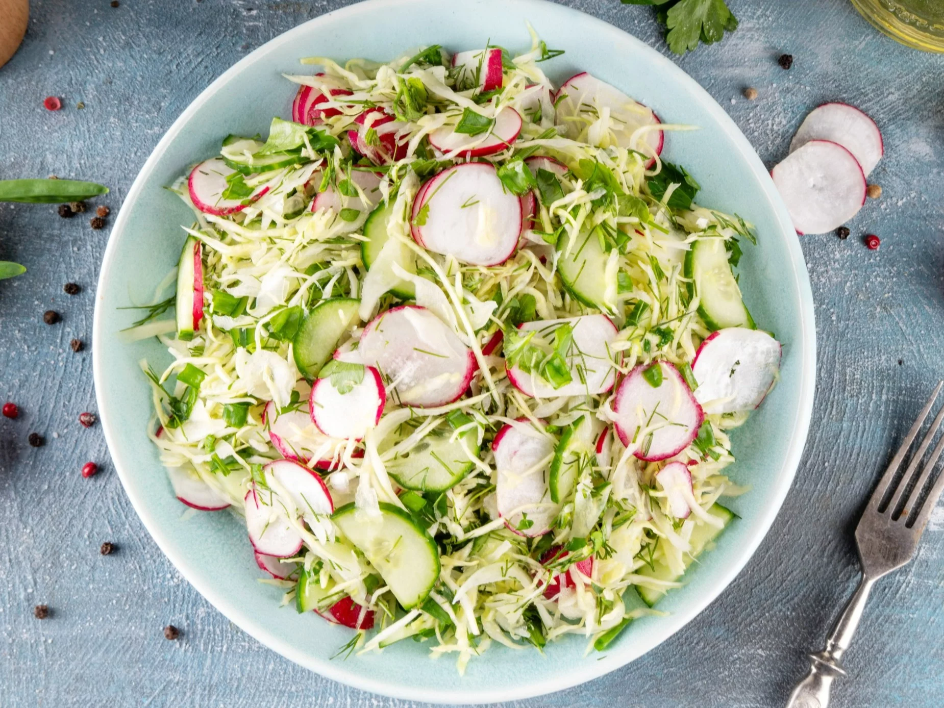 Surówka z młodej kapusty