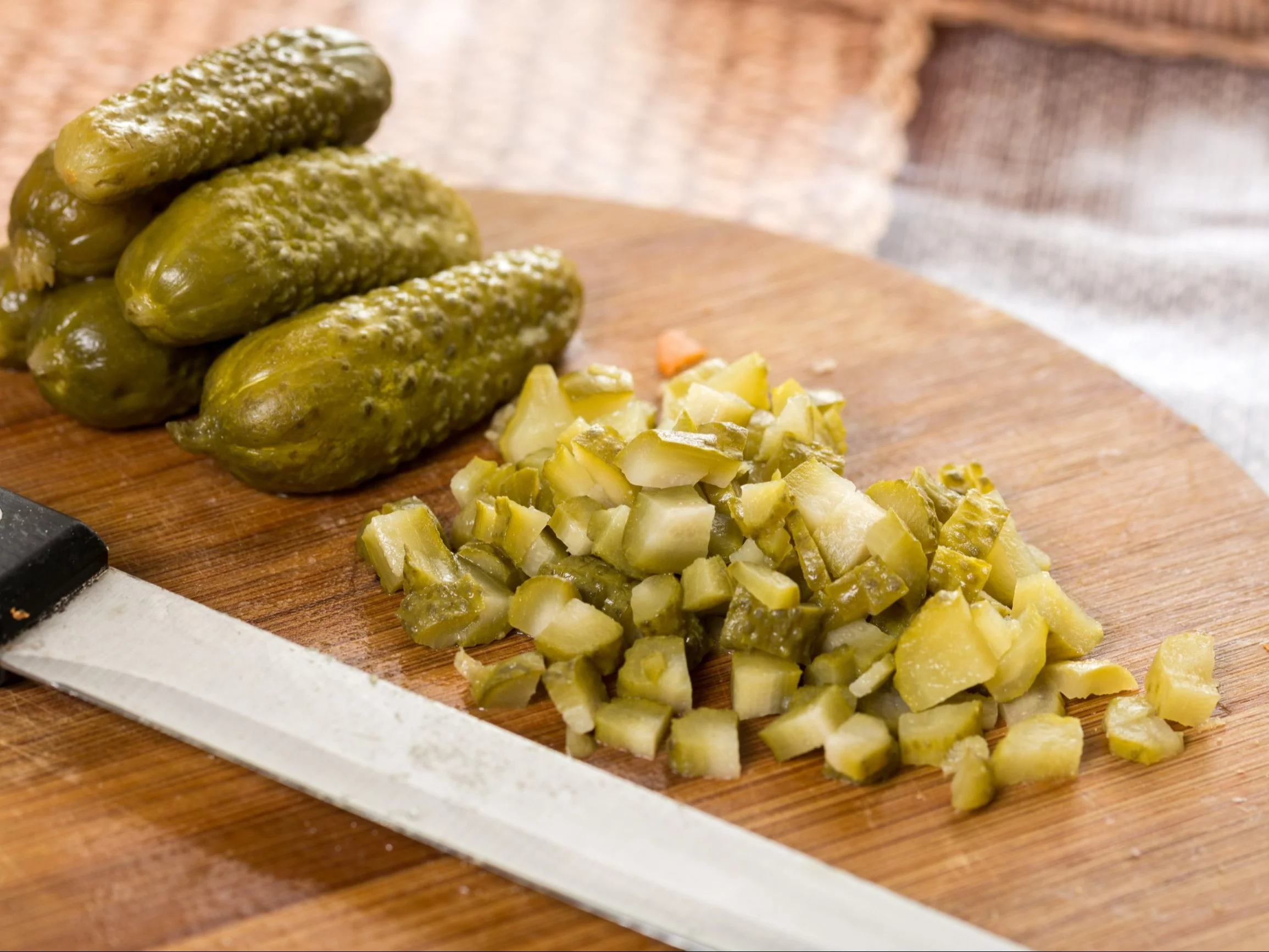 Surówkę z kiszonych robię tylko tak. Ten jeden trik z cebulą zmienia wszystko