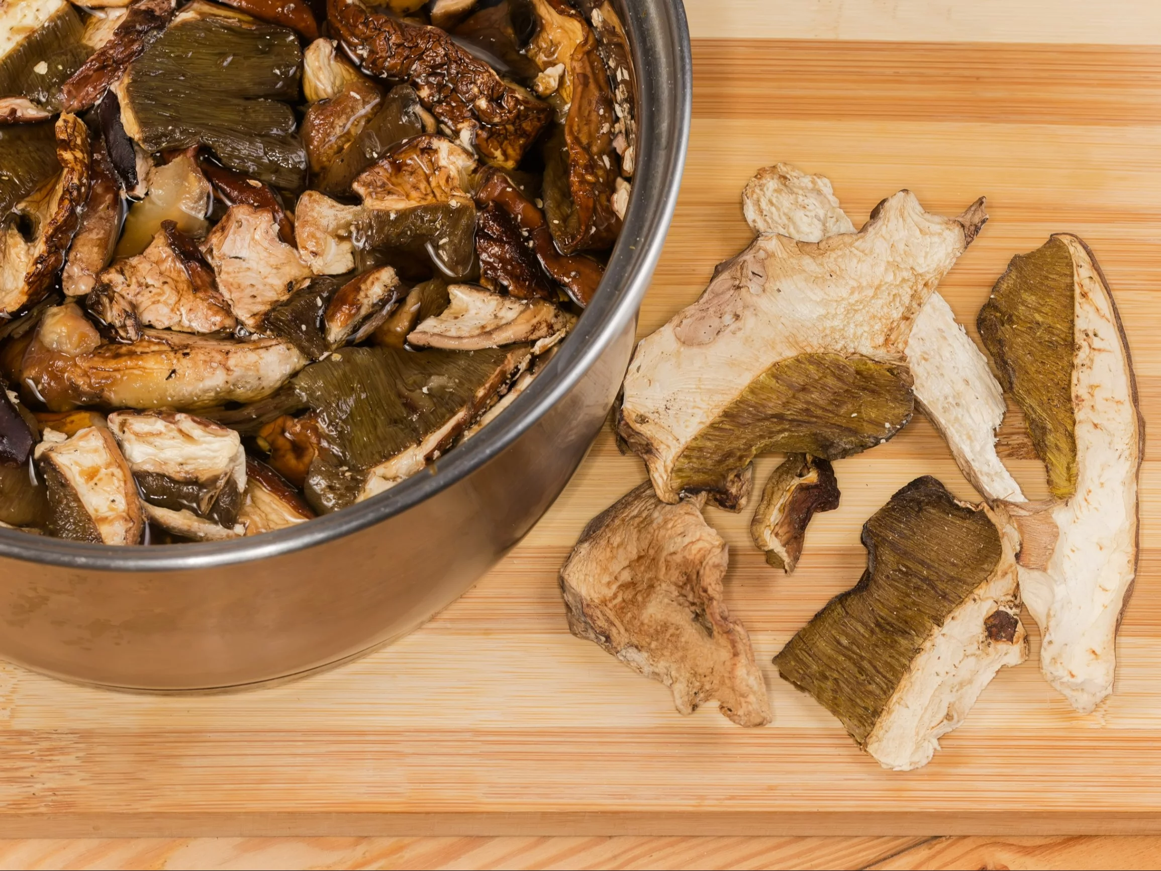 Moczenie suszonych grzybów