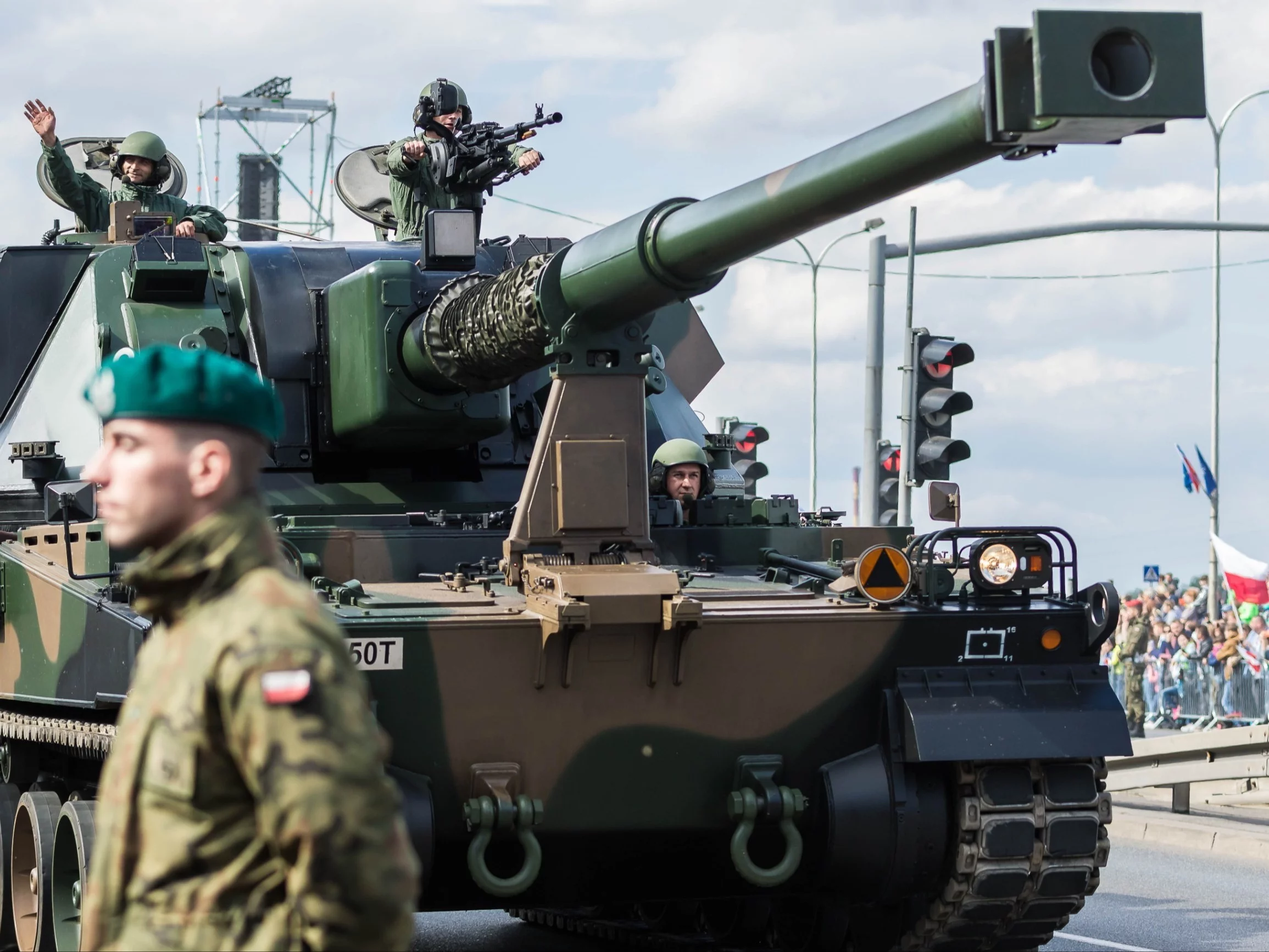 4000 żołnierzy, 300 maszyn i... okręty. Święto Smerfowej Brygady sparaliżuje Warszawę?